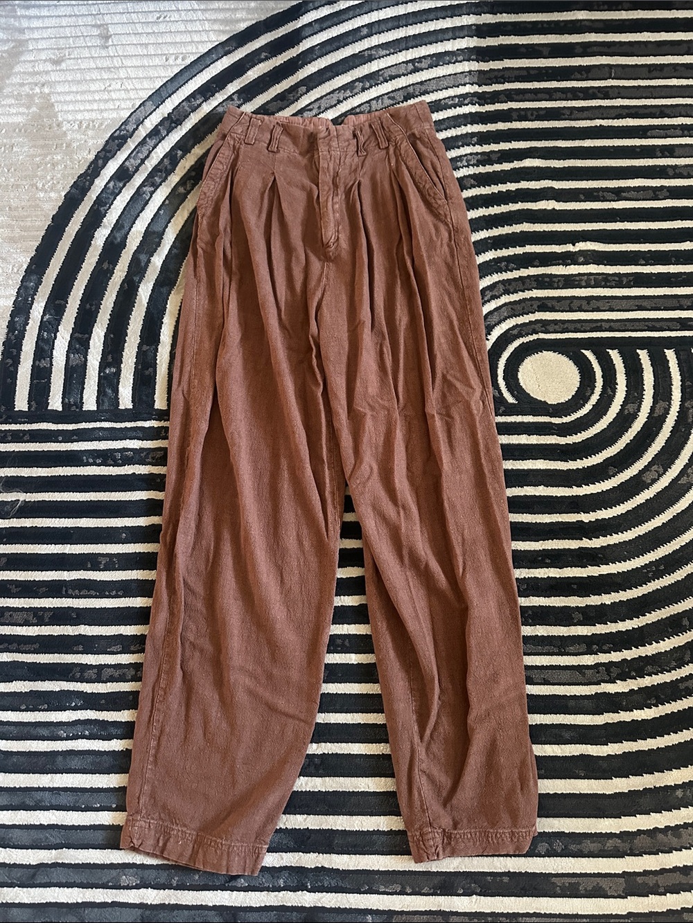 Free People  size 2 Casual pleated  Linen-Blend Pants in Rust Brown